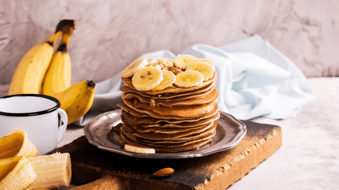 Vegan banana protein pancakes