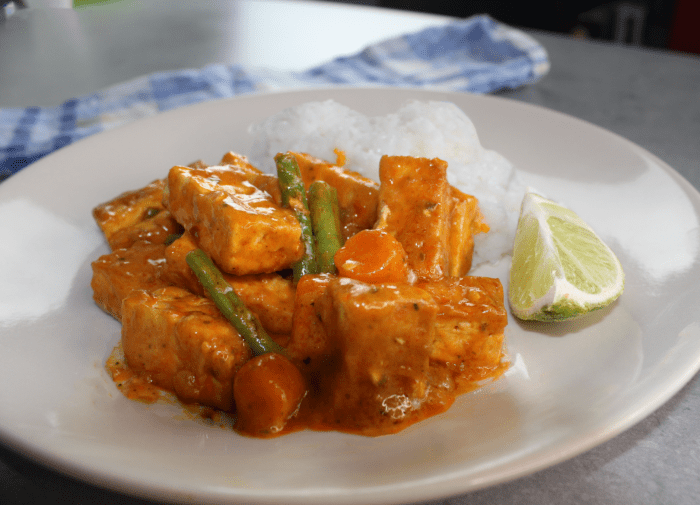 Tofu massaman curry