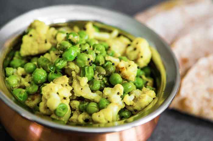 Cauliflower potato pea curry