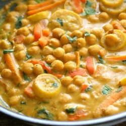 Courgette and chickpea curry