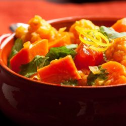 Slow cooker vegetable curry recipe with sweet potato & chickpeas