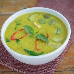 Thai vegetable curry soup