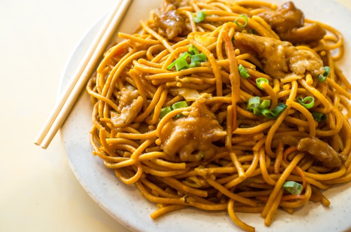 Vegetarian sweet and sour noodles